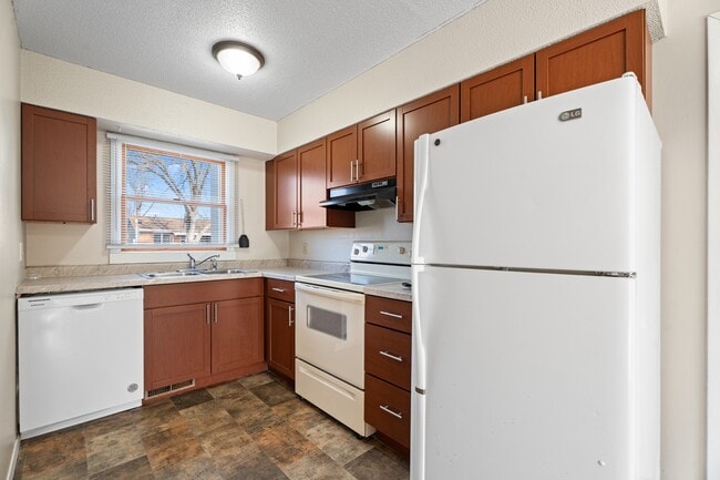 Photo - 1315 E Lewis St