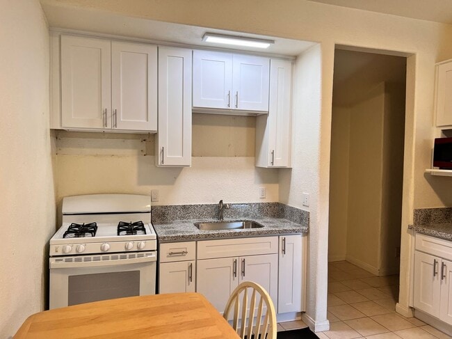 Photo - 1827 Gardenia Ave Unidad B-4