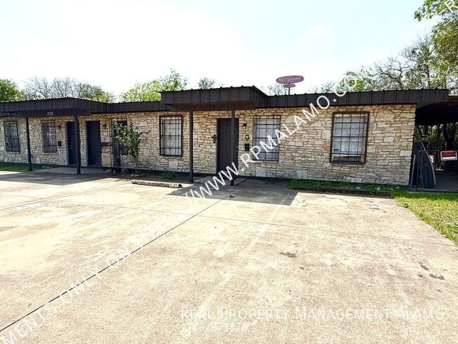 Building Photo - 520 Prado St Unit 1