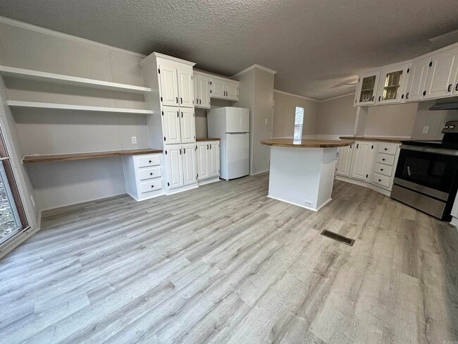 Photo - 2712 Spring St