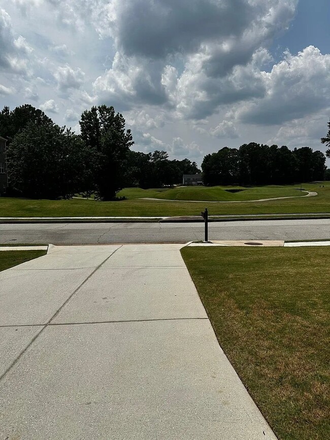 Photo - 305 Linkmere Ln