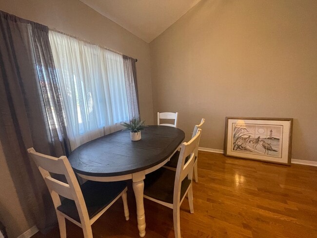 Photo - For Lease - Fully Furnished 2 BR | 1.5 BA ...