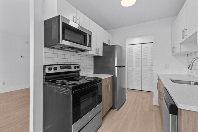 Photo - Bloomfield Square Apartments - Auburn Hill...