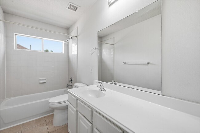 Photo - 6165 Darlington Ct