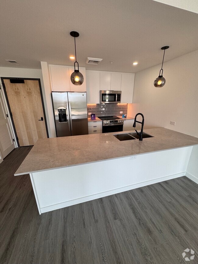 Building Photo - 144 NW 32nd St Unit B12 Rental