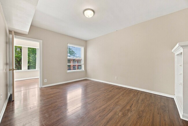 7443 S Paxton Ave Unit 2
