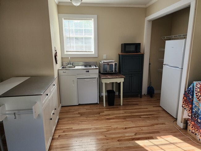 Photo - 208 Maupin Ave Unit Tiny House