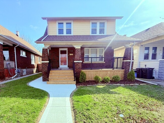 Building Photo - 1748 Hall Ave