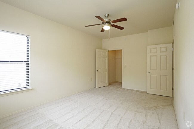 1BR, 1BA - 803 SF - Bedroom