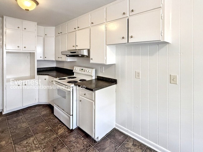 Photo - 8047 2nd Ave S