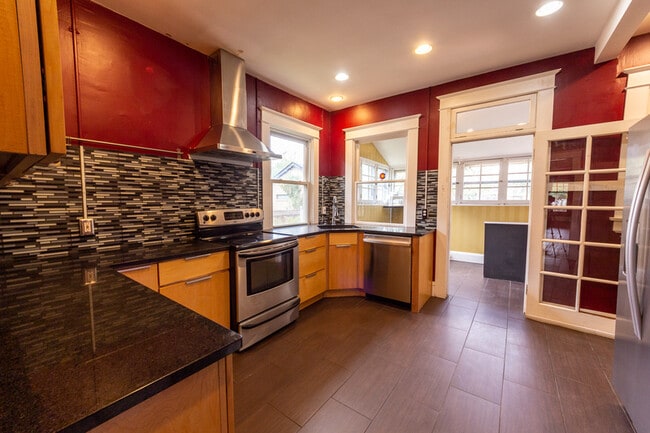 Photo - 2621 N York Ct