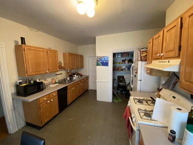 Photo - 142 Calumet St Apartment Unit 3