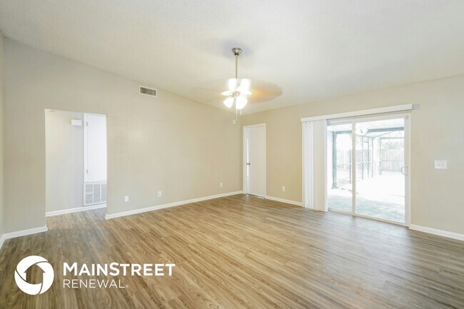 1222 Lornewood Dr