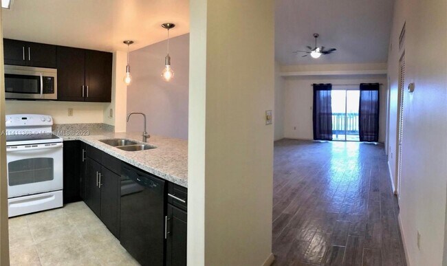 Photo - 485 SW 113th Way Unit 485