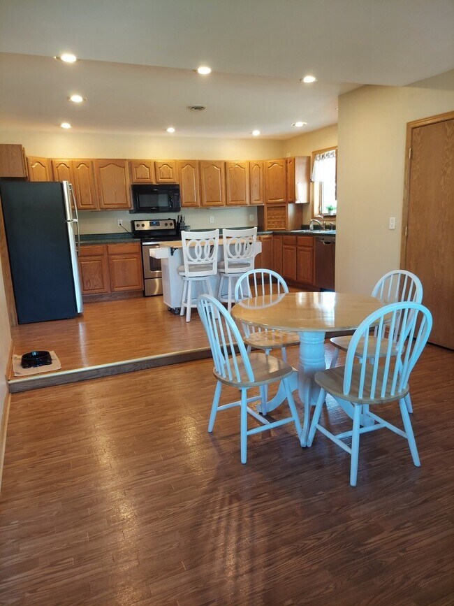 214 Jones Dr