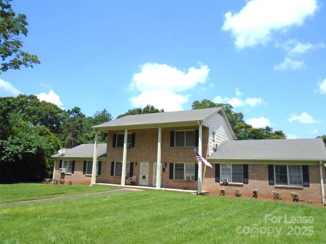 Building Photo - 4227 Walker Rd Unit 1 Rental