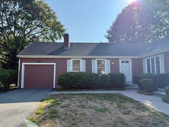 Photo - 4 Lois Ln Unit 4