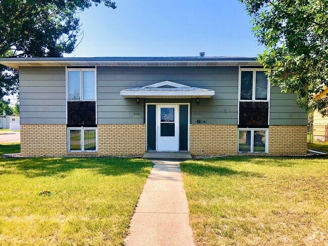Building Photo - 2 Bedroom Duplex Unit 2003 Rental