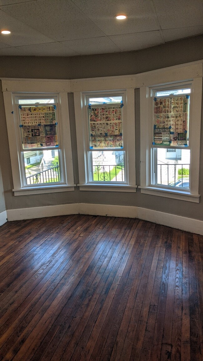 Photo - 77 Weyand Ave Unit Upper