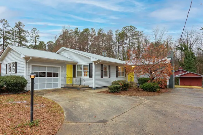 Photo - 107 S Wyrick St