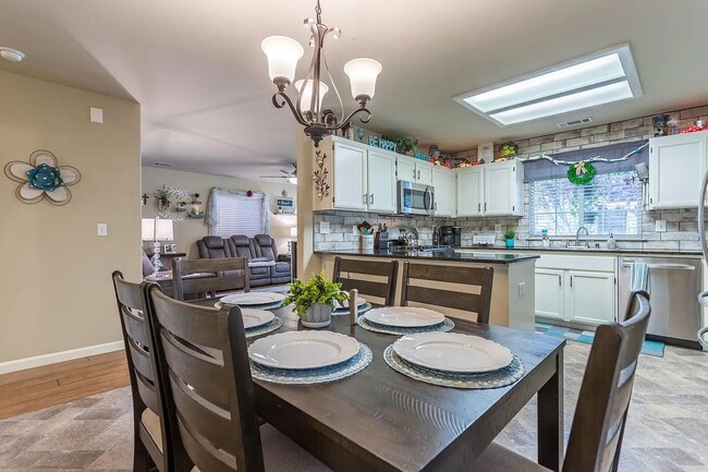 Photo - 3 BED 2 BATH HOUSE IN THE ENTERPRISE SCHOOL DISTRICT