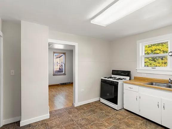 Photo - 1726 Iowa St