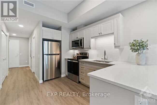 Photo - 303 - 100 PINEHILL ROAD