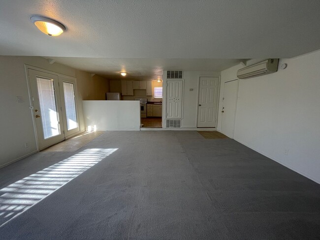 Photo - 2325 Bell St