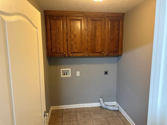 Photo - 2403 Lancashire Ln