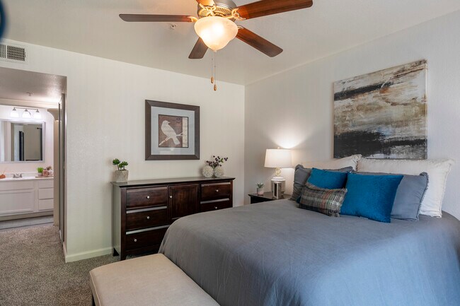 Photo - Lakeview at the Bay