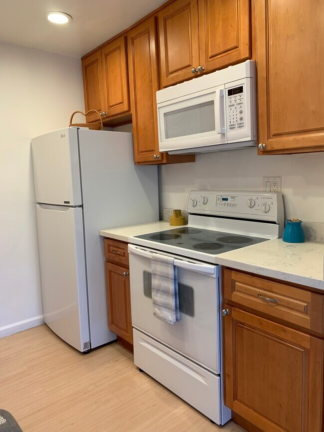 Photo - 2053 Town and Country Ln Unidad 2