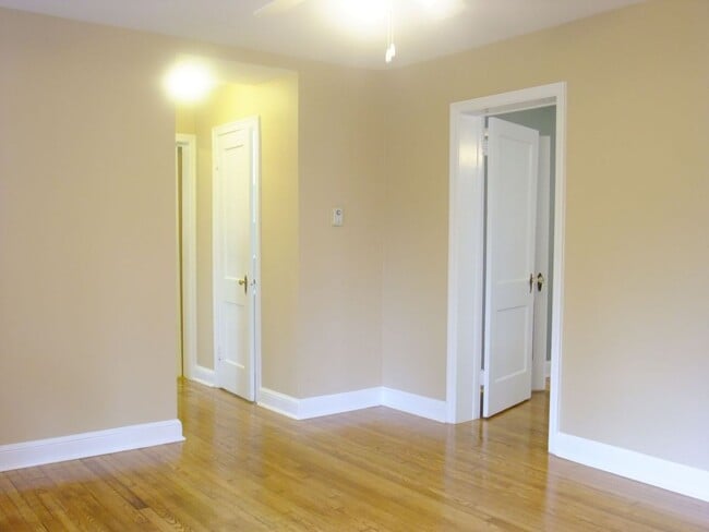Photo - 8405 Greenwood Ave Unidad 3