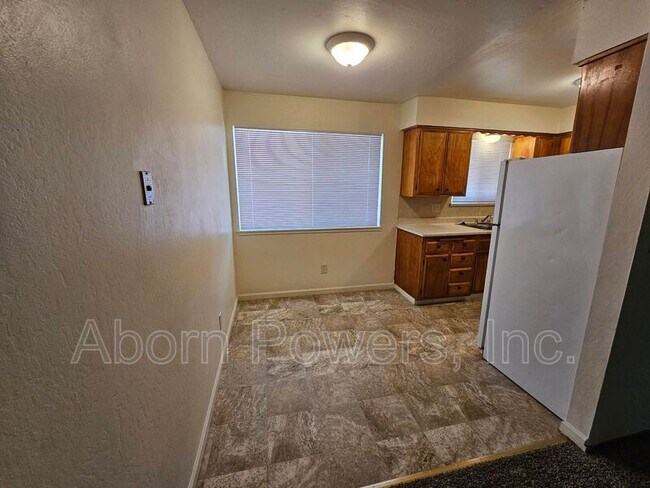 Photo - 1255 Williams Way