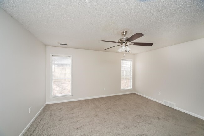 Photo - 8915 Lanthorn Cove House