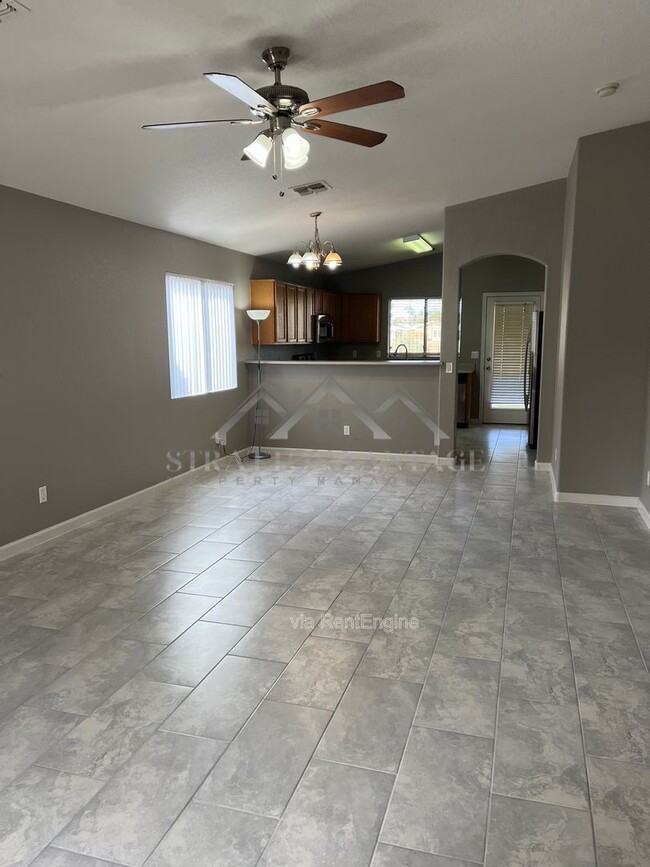 Photo - 830 E Geona St