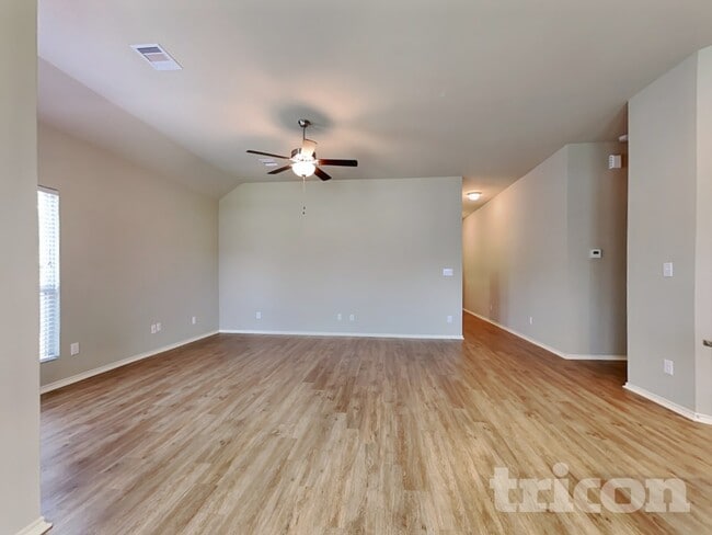 Photo - 955 Oak Falls Dr