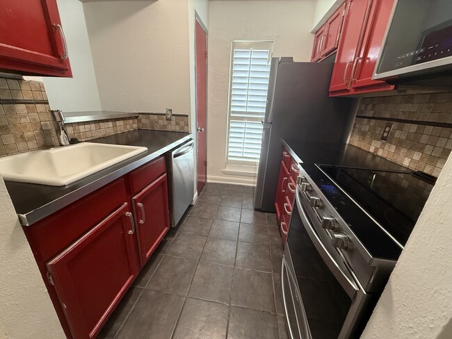 Photo - 10075 Westpark Dr Unit 9