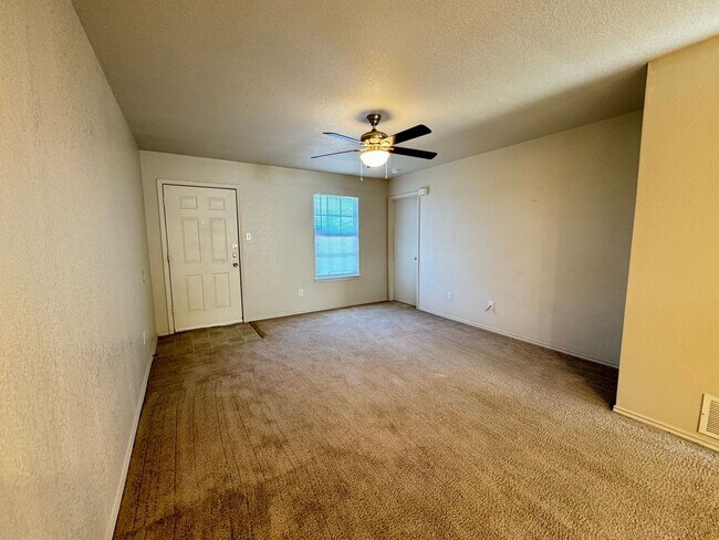 Photo - 403 Creek St Unidad C