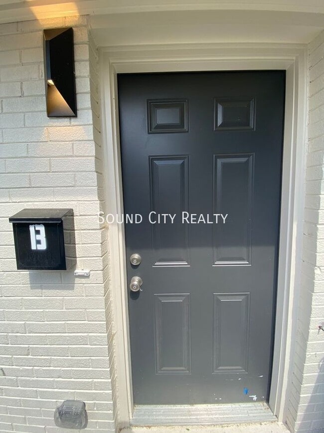 Photo - 1905 Hermosa St Unit B