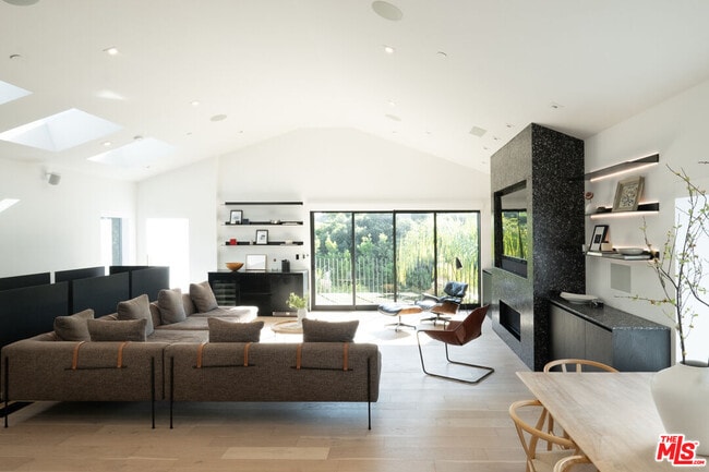 Photo - 627 Sunset Ave