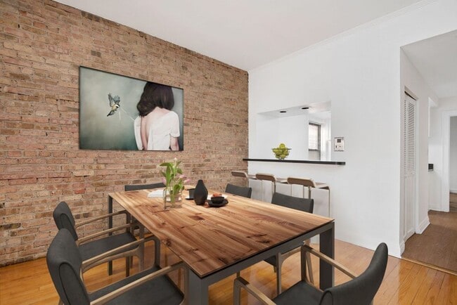 Dining Area - 430-446 W. Diversey