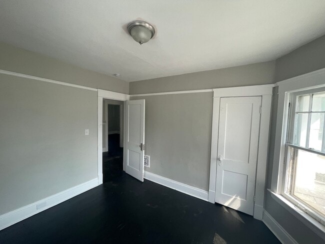 Photo - SECTION 8 AND EDEN ACCEPTED!! Stunning 4-B...