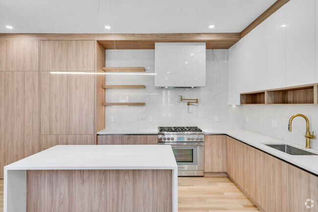 Building Photo - 77 Thorndike St Unit 1 Rental