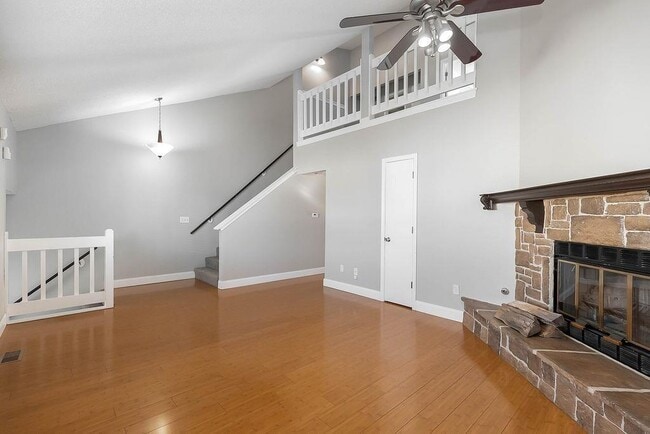 Photo - 1425 Martway Cir