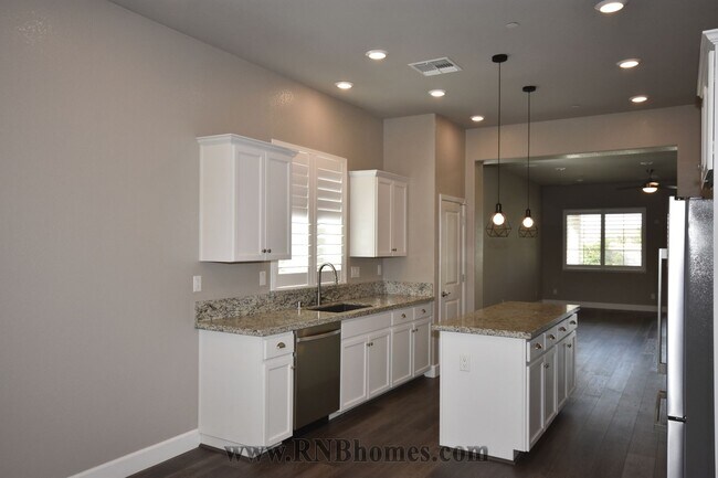 Photo - 5121 Creekhollow Way