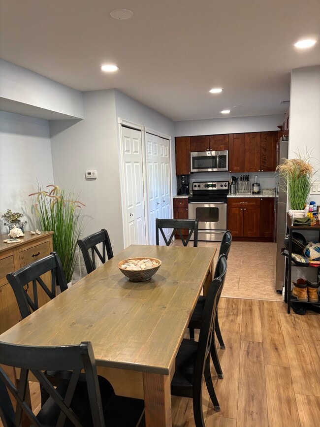 Photo - 204 Springmeadow Dr