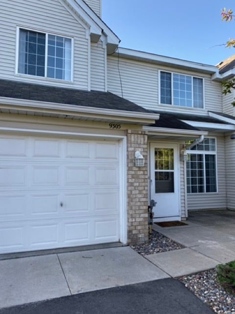 Exterior - 9305 Turnberry Alcove