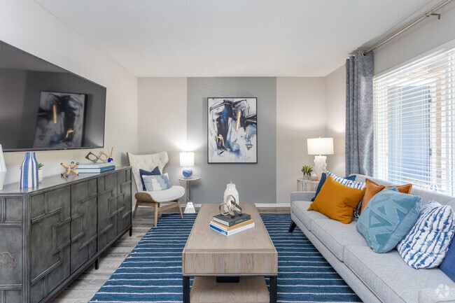 2BR, 2BA - 840SF Cedar II - Living Area