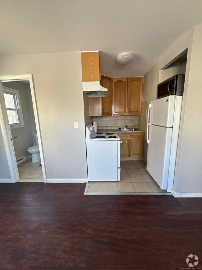 Building Photo - 179 Lewis St Unit 5 Rental