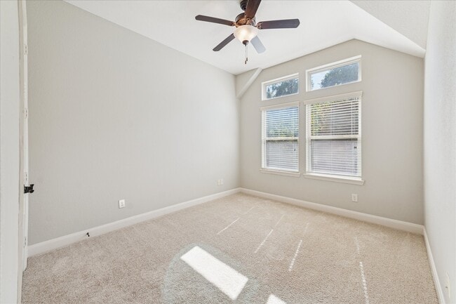 Photo - 43 Herons Flight Pl